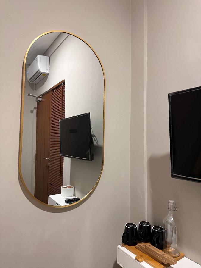 Lugano Arte Homestay Джакарта Екстериор снимка