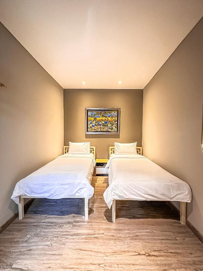 Lugano Arte Homestay Джакарта Екстериор снимка
