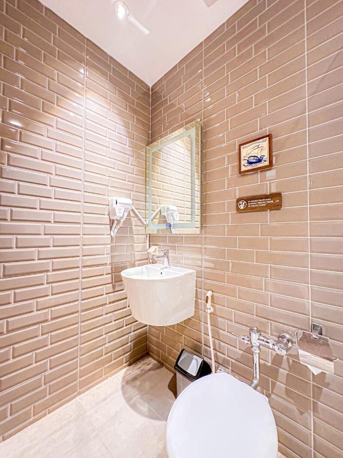 Lugano Arte Homestay Джакарта Екстериор снимка