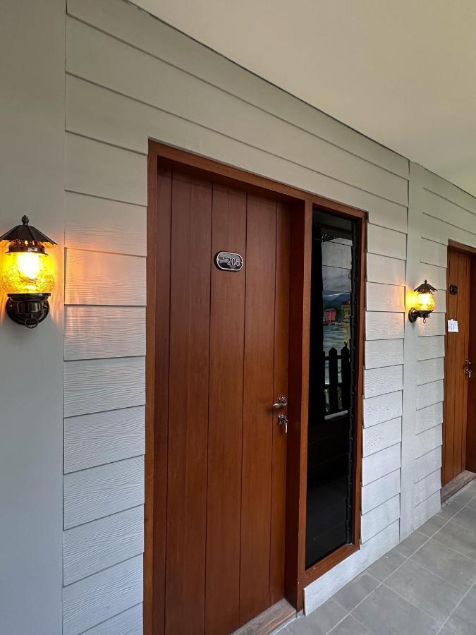 Lugano Arte Homestay Джакарта Екстериор снимка