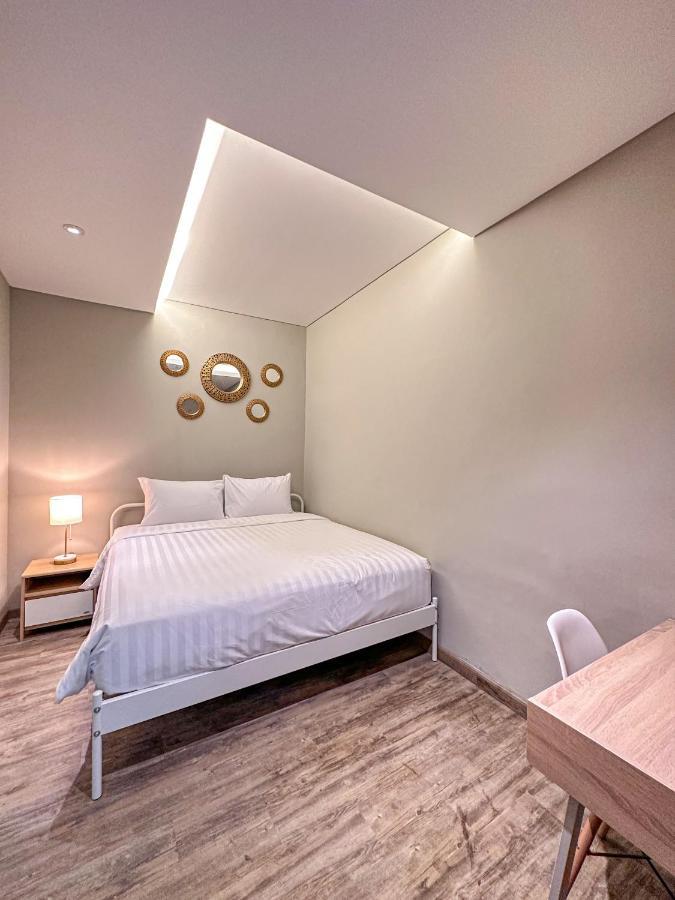 Lugano Arte Homestay Джакарта Екстериор снимка